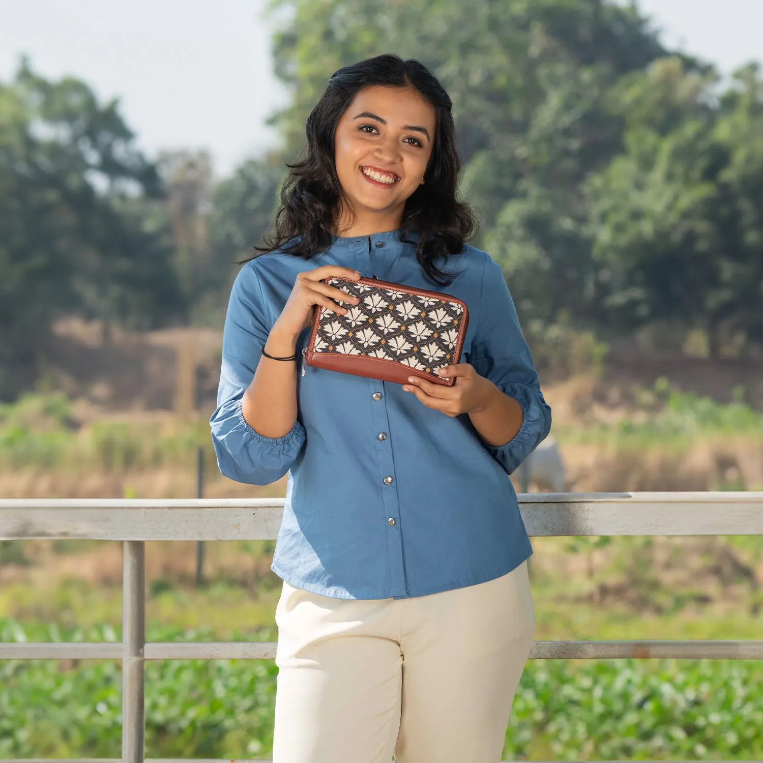 Bidri Kaiser Chain Wallet