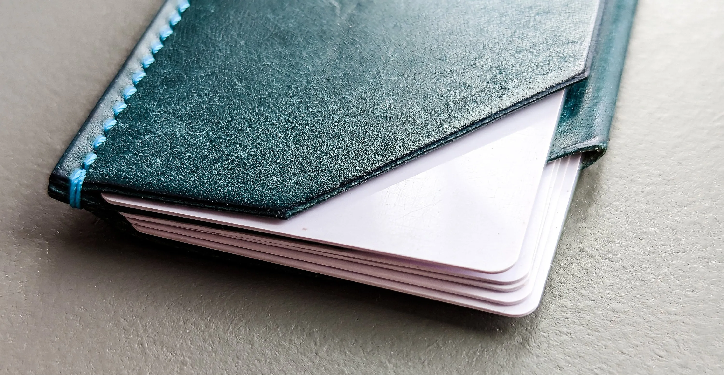 Micro Minimalist Ortensia Blue Pueblo card holder